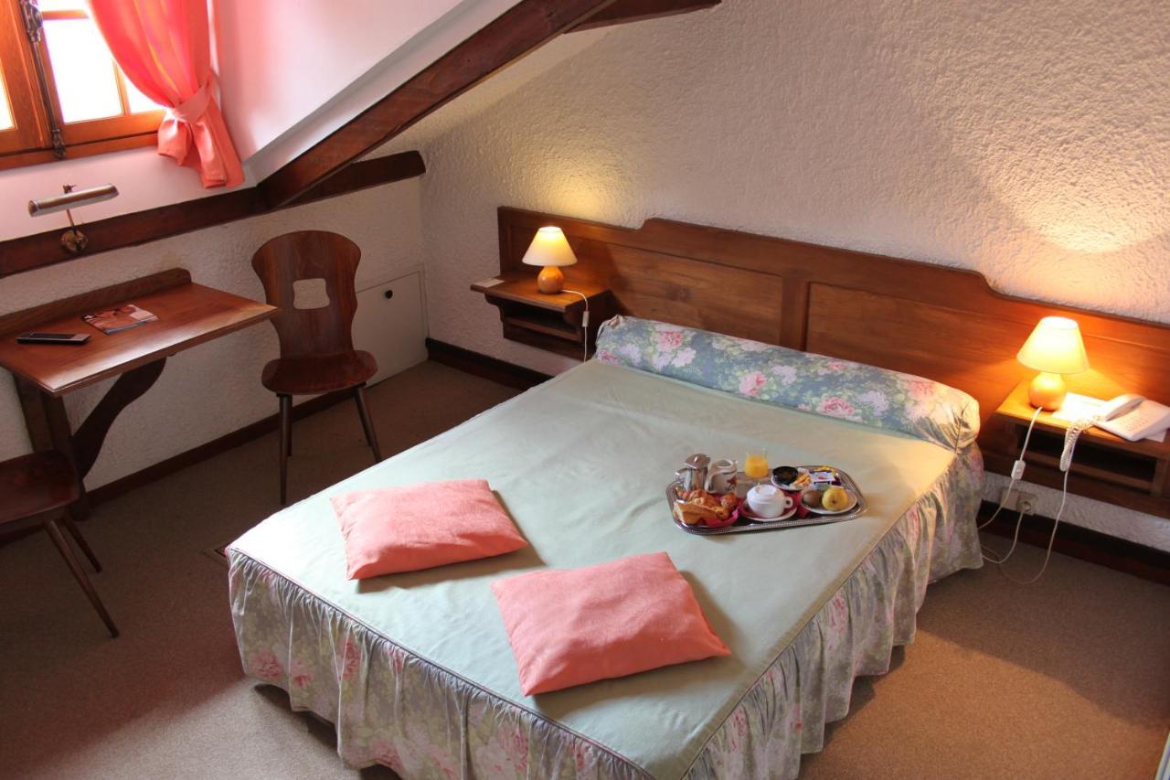 Hotel Restaurant L'Ecluse Antonne-et-Trigonant Eksteriør bilde